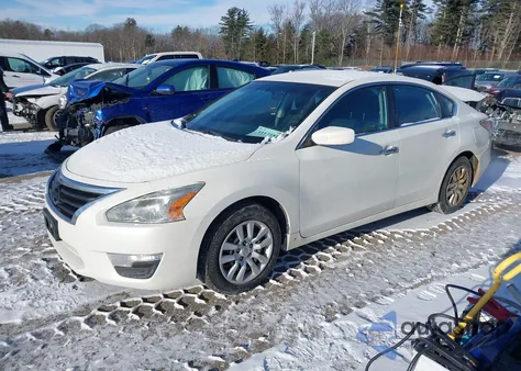 2015 Nissan Altima 2.5 z USA, uszkodzony, nr VIN 1N4AL3AP4FC497088